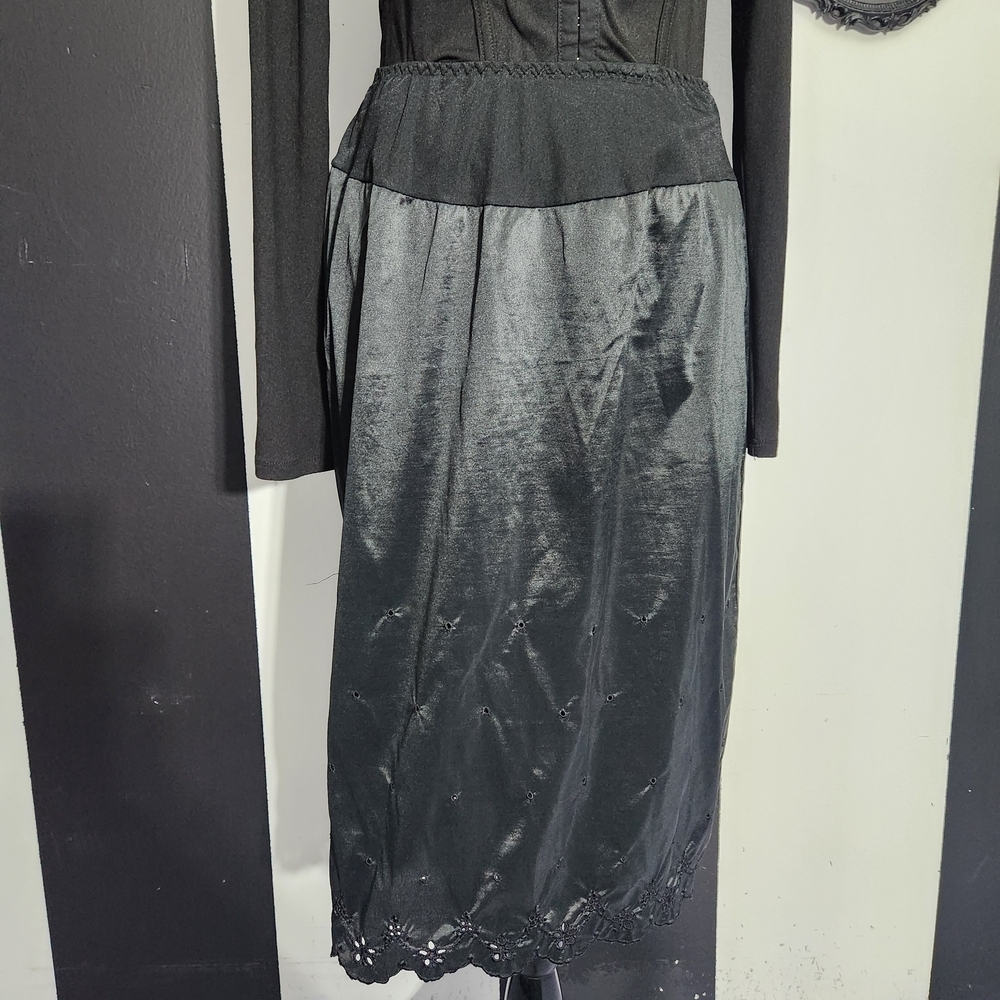 Vintage Slip - Picture 7 of 9